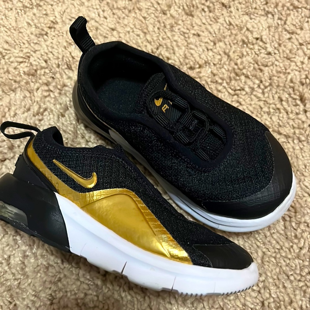 Toddler Nike sneakers